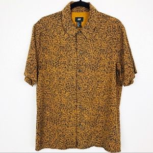 H&M FEATHER BUTTON DOWN